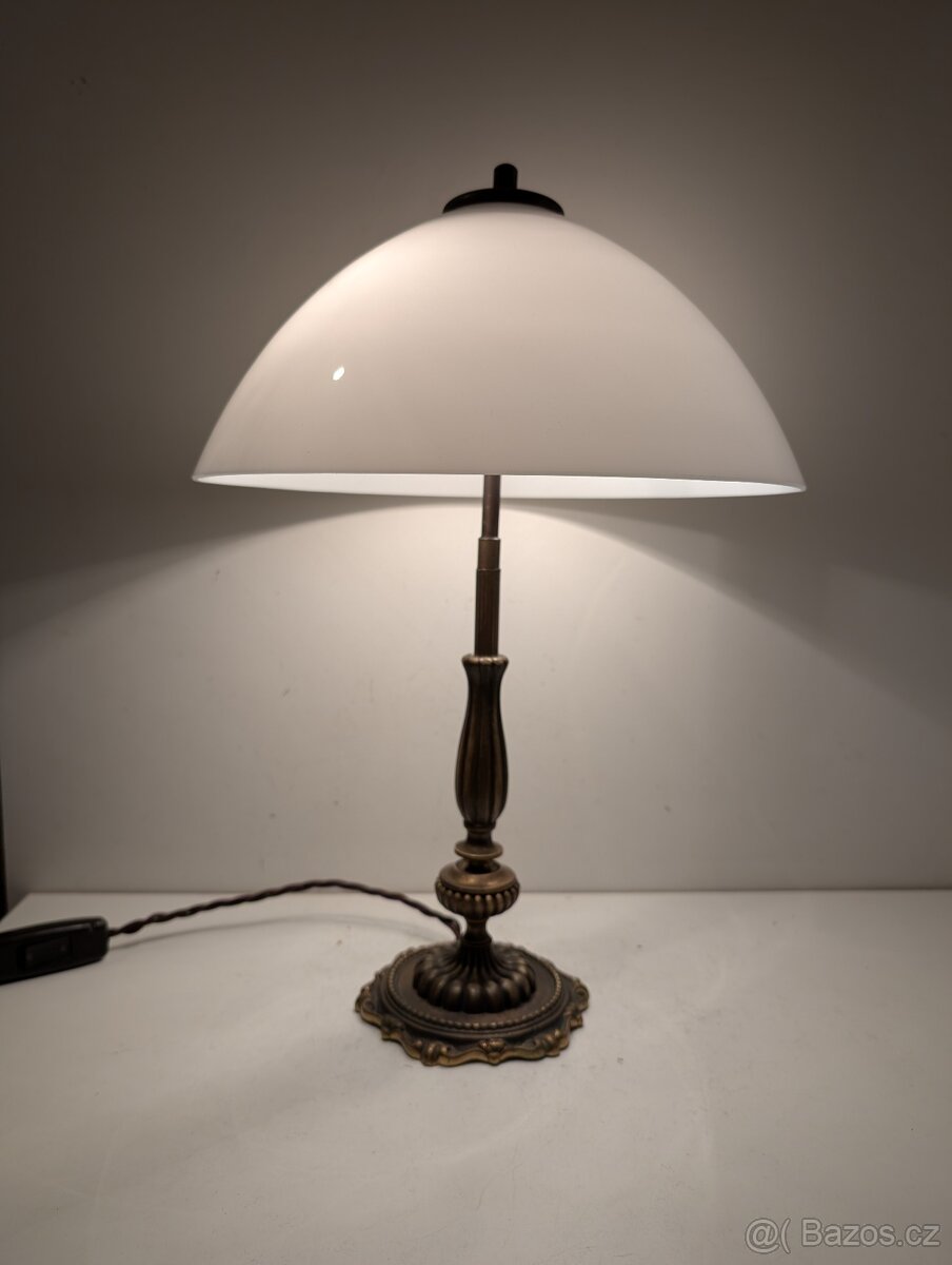 stará mosazná bankéřka, lampa, lampička, bílé stínidlo - 5