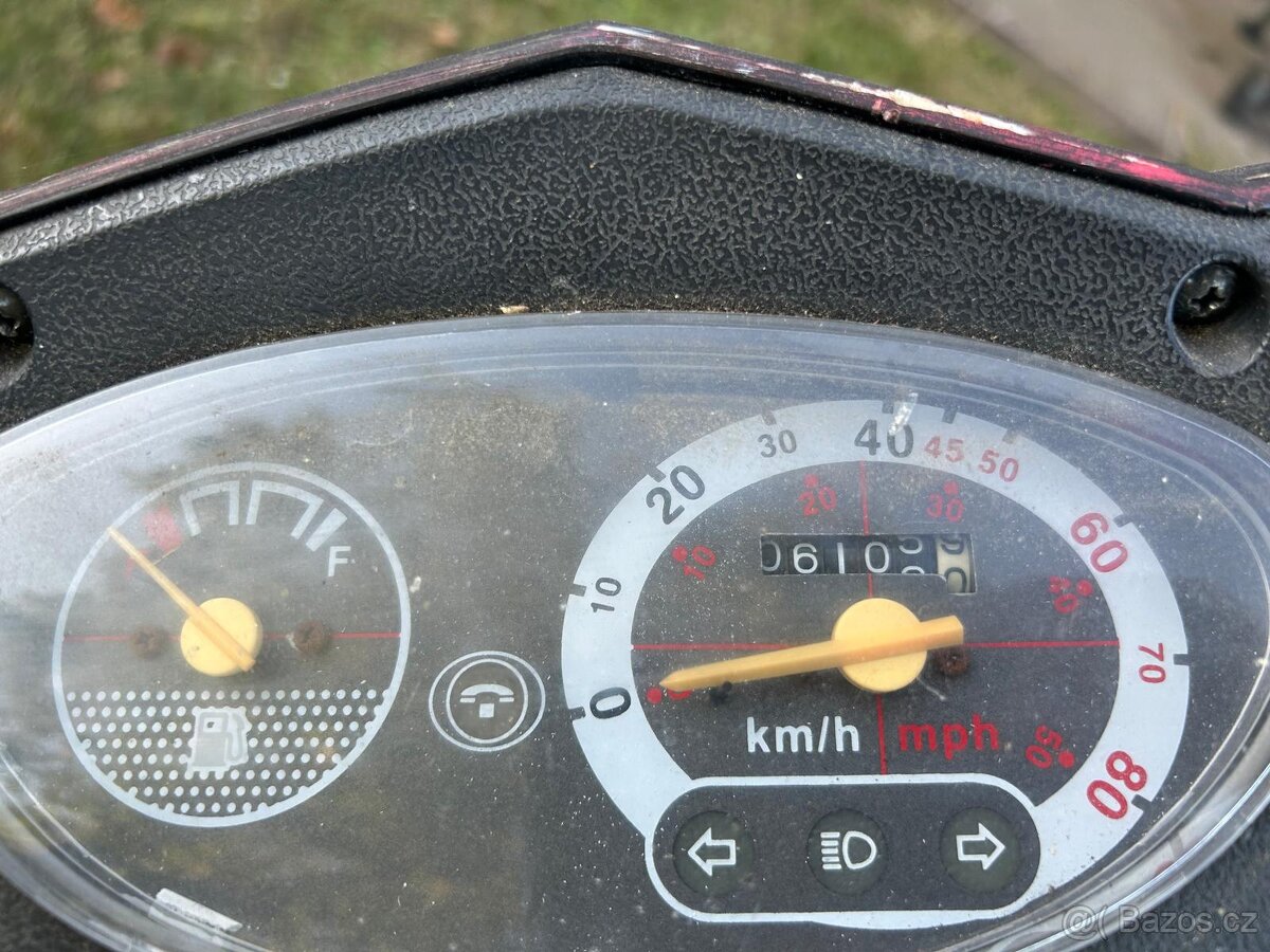 Skútr Luxxon obsah 50 - 5