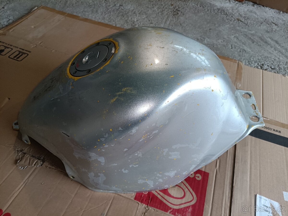 Honda CBR 600 f4 diely - 5