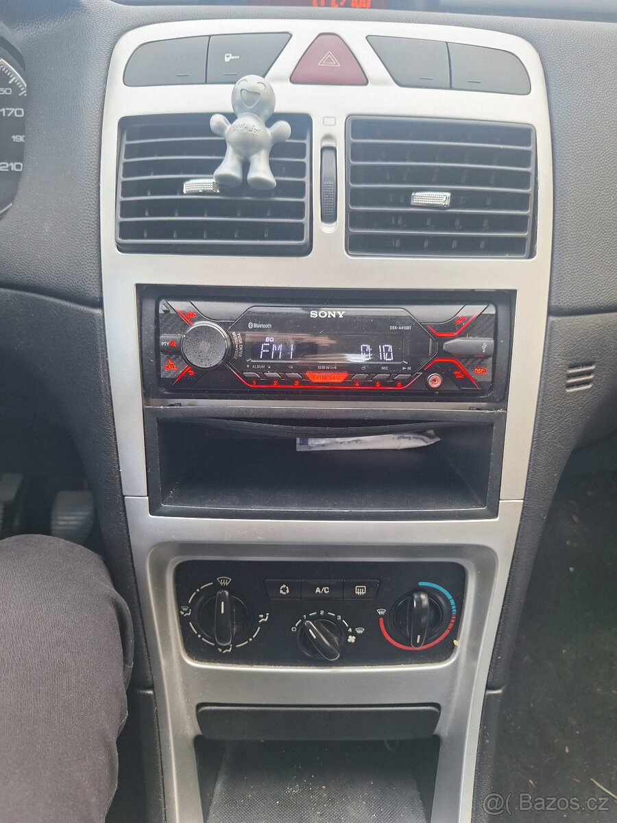 Prodám Peugeot 307 , 1.4i benzín , 2007 - 5