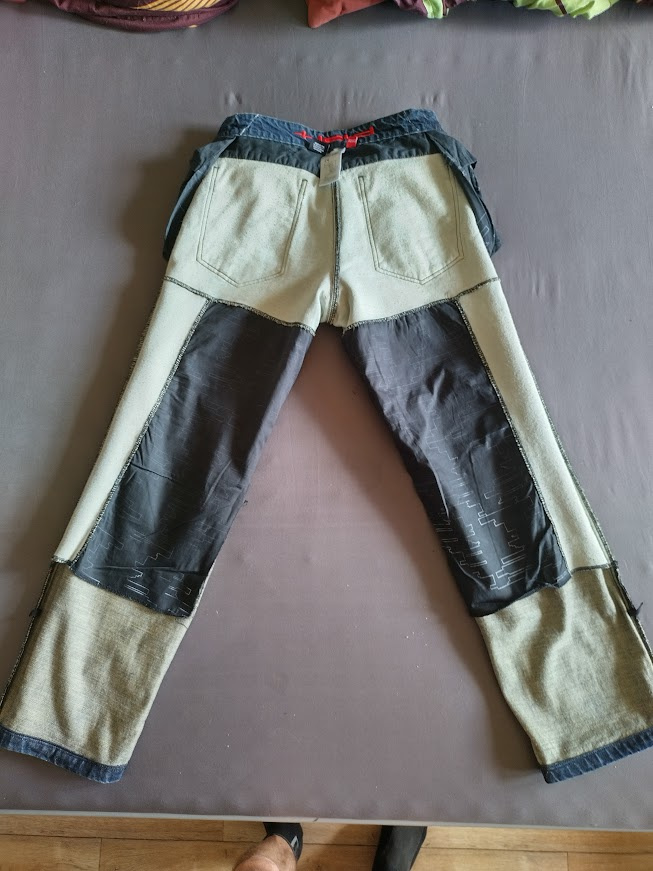 Moto Jeans Held Crane - 5