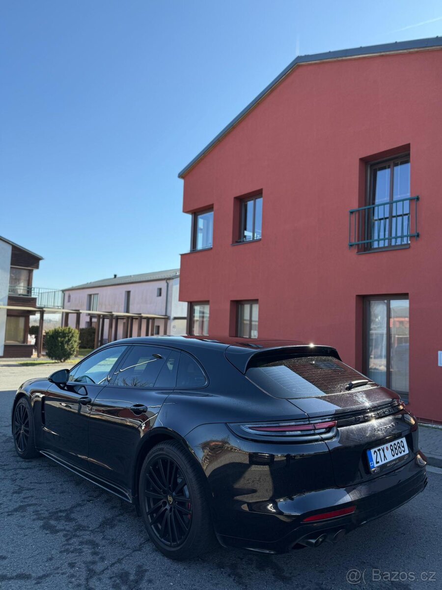 PORSCHE PANAMERA GTS - 5