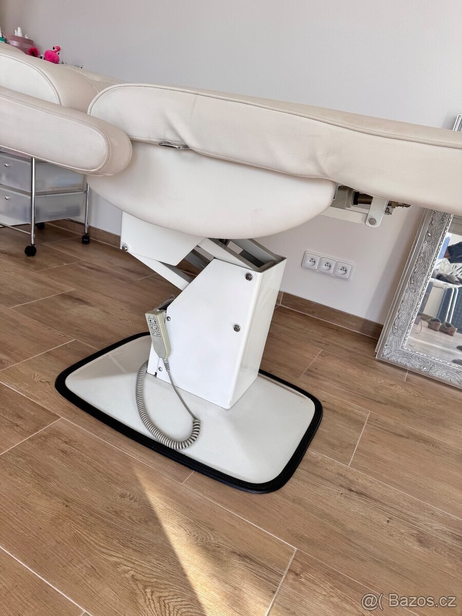 Kosmetické elektrické lehátko - 5