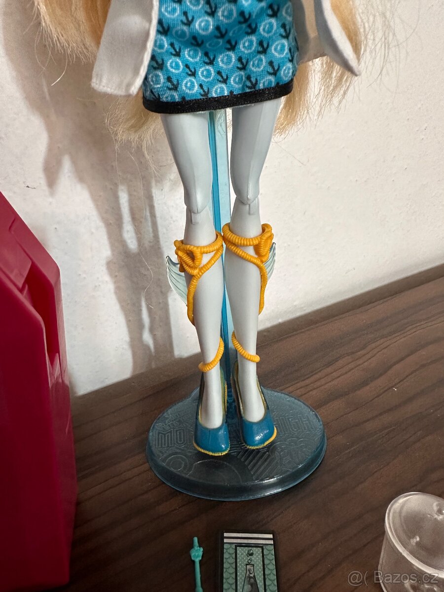 Lagoona blue Science lab Monster high - 5