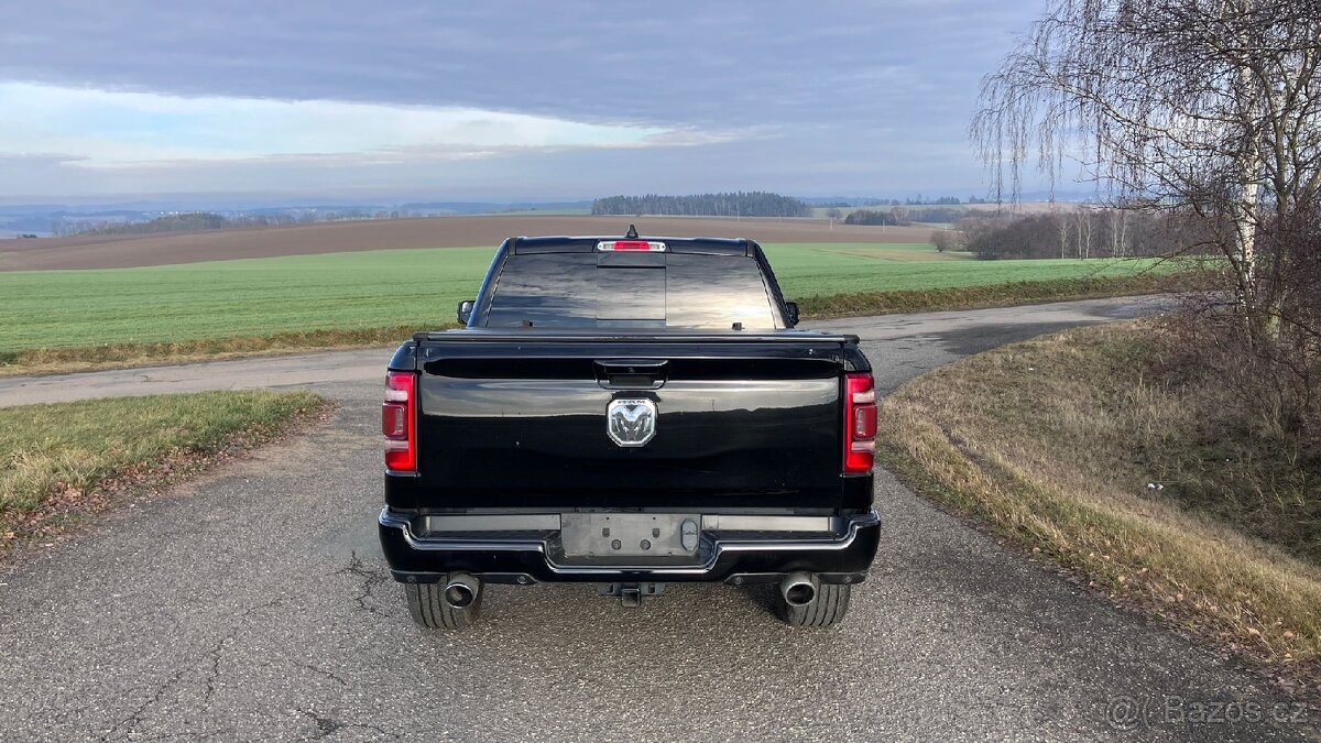 Dodge RAM 1500 Laramie, V8 5,7 HEMI eTorque 4x2 - 5