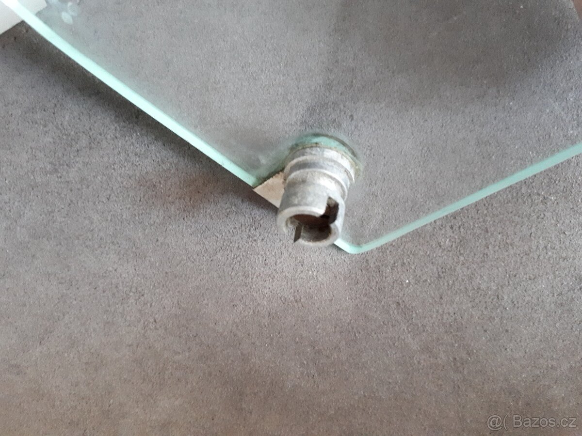 Škoda 100, 1000. Trojúhelníkové větrací okénko - 5