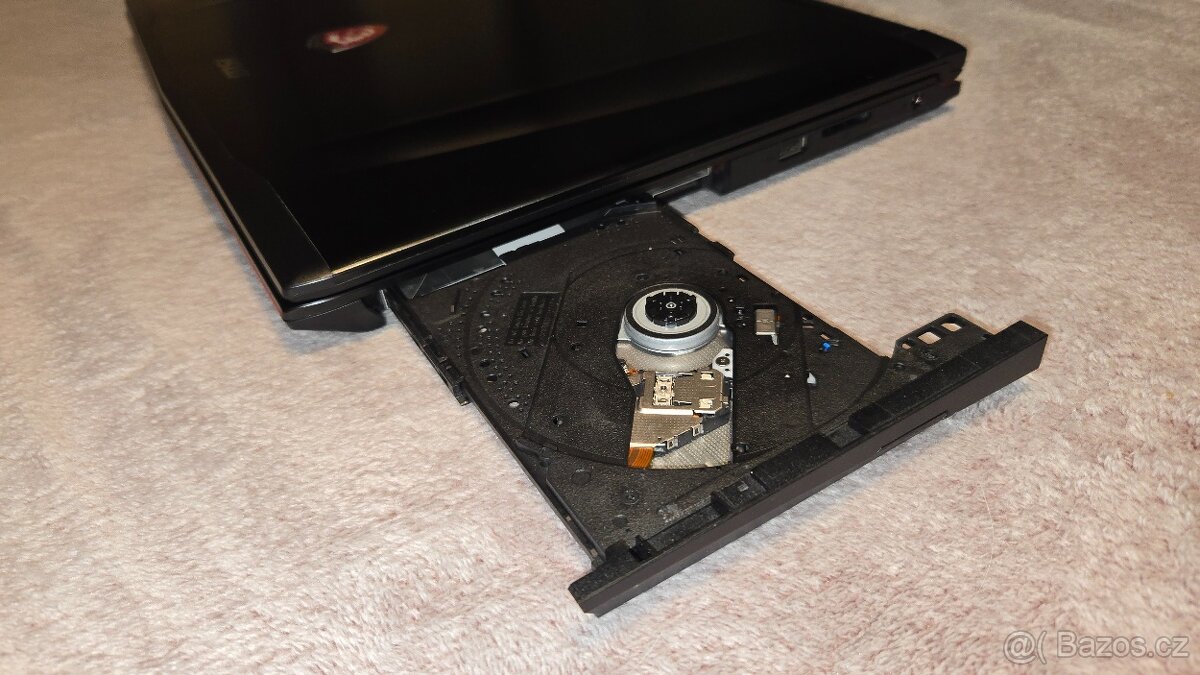 MSI GE72 2QC Apache - 5