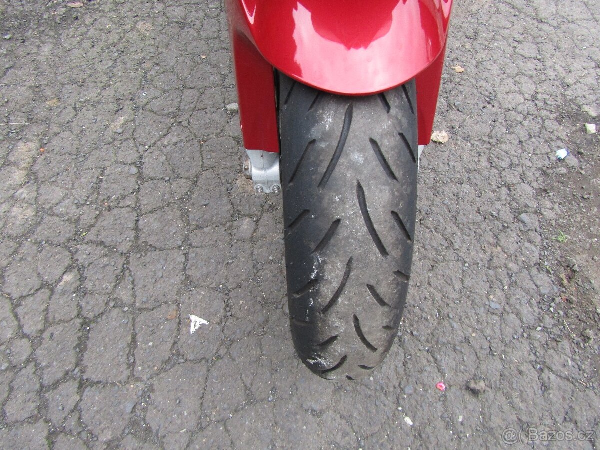 Aprilia Tuono V4 - 5