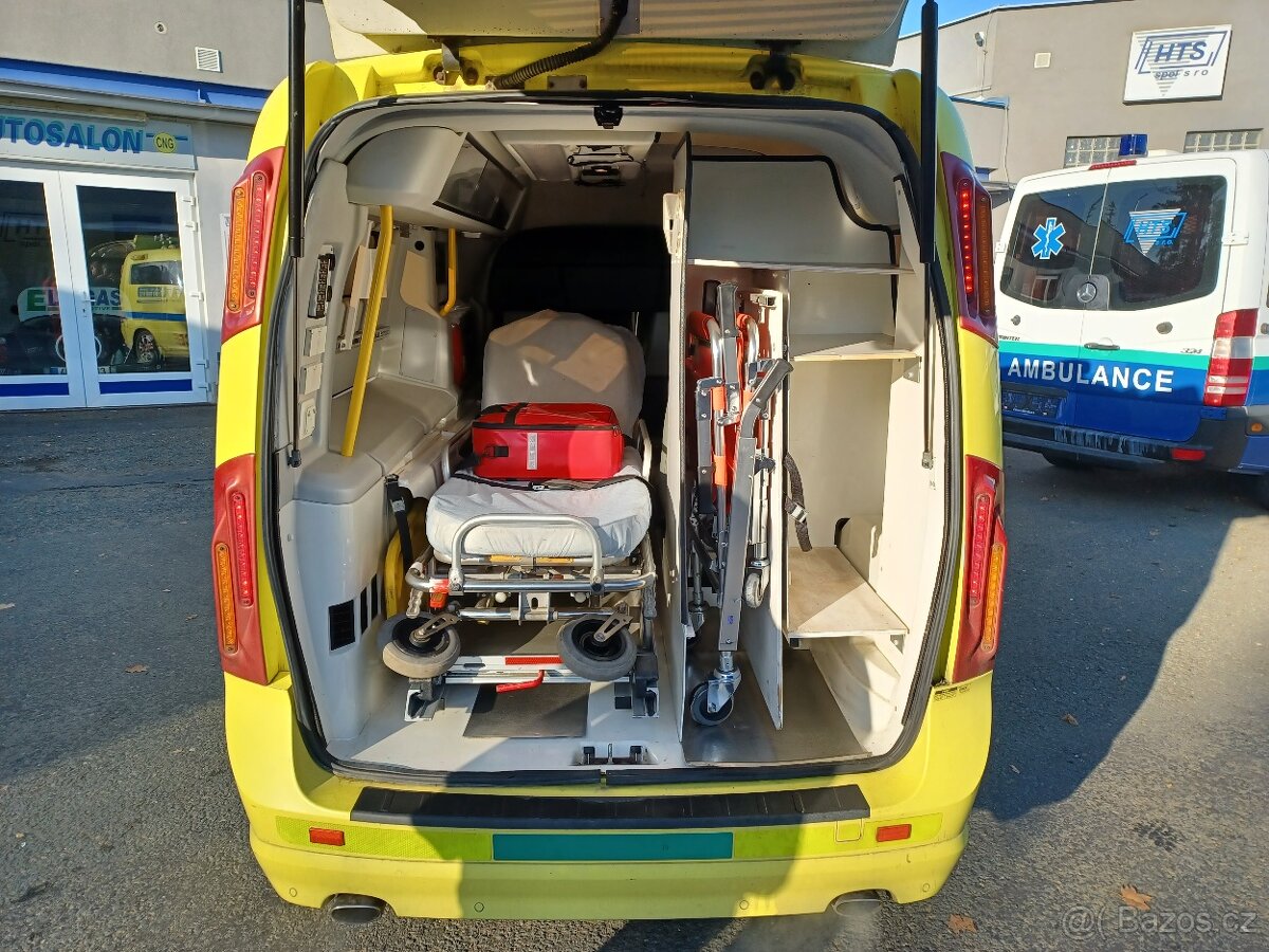 Volvo V70 4x4 ambulance základ pro obytňák - 5