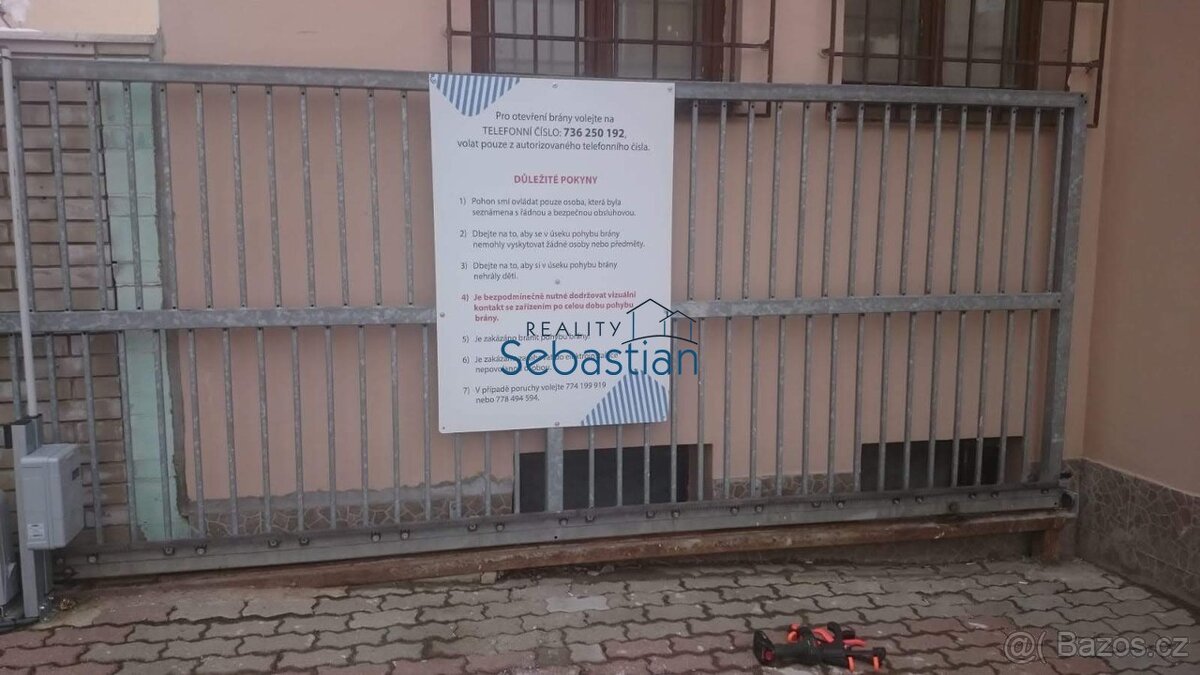 Pronájem parkovacích míst v centru Litvínova - 5