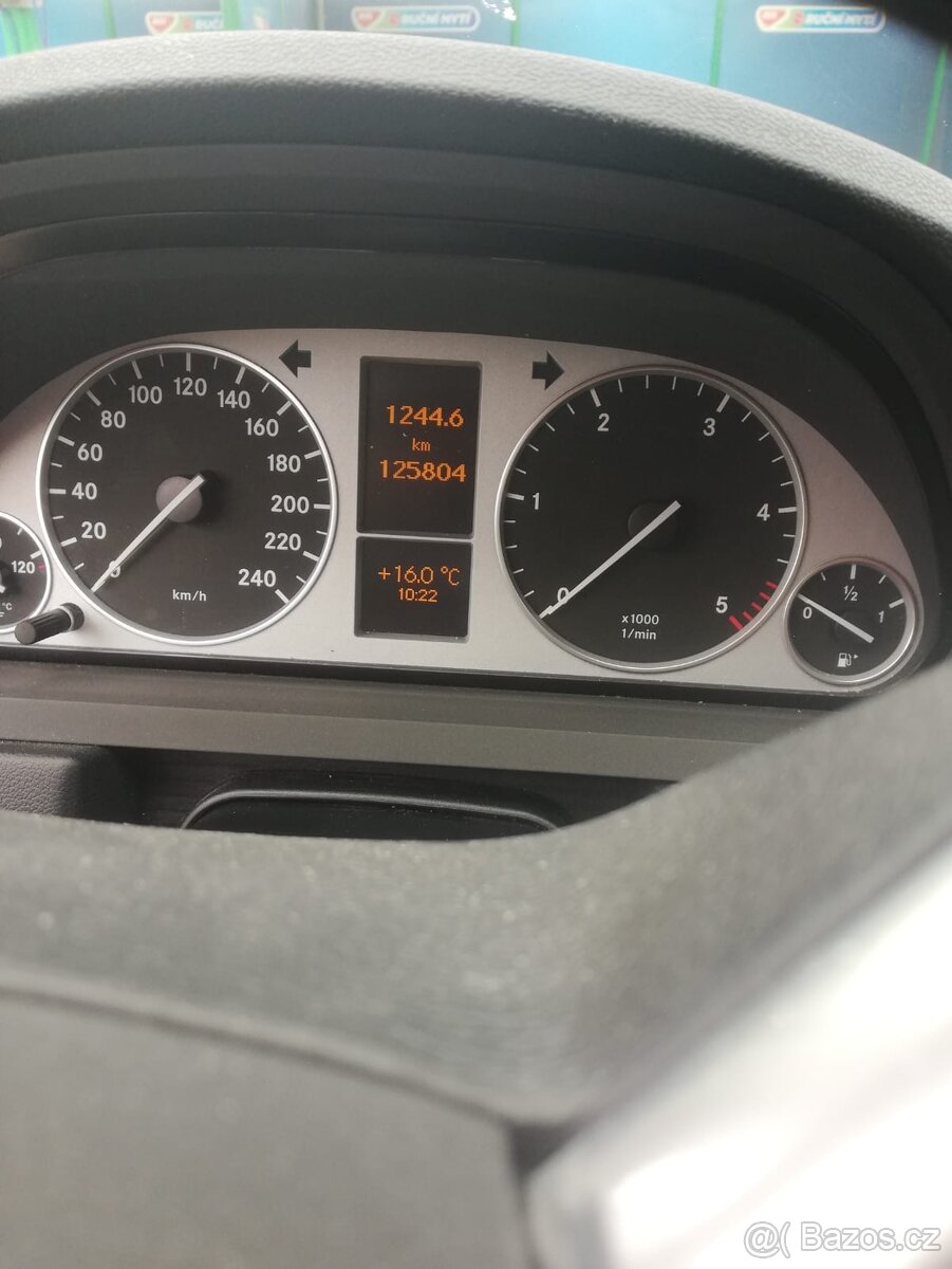 Mercedes-Benz B 180 CDI – spolehlivý rodinný vůz - 5