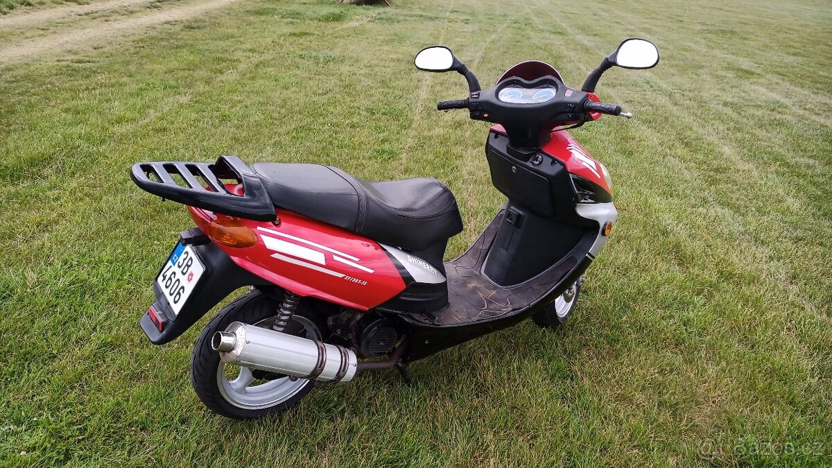 Skútr Shineray XY150T-15 – dědeček s duší mladíka za 15 000 - 5