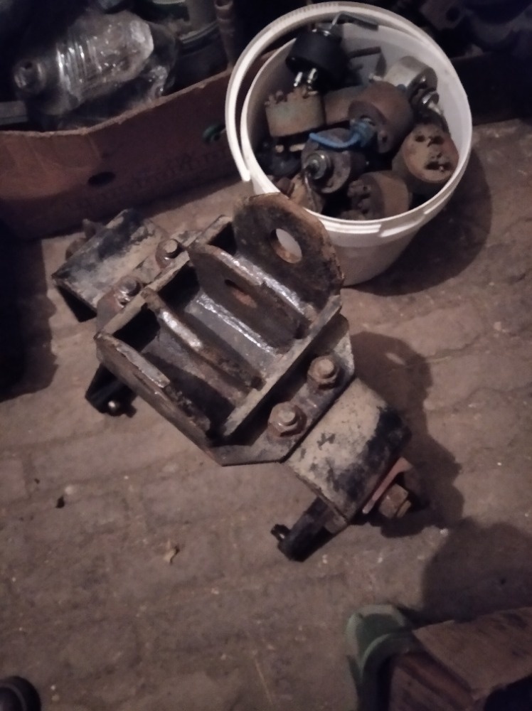 Prodám originál etážový závěs na ZETOR25 - 5