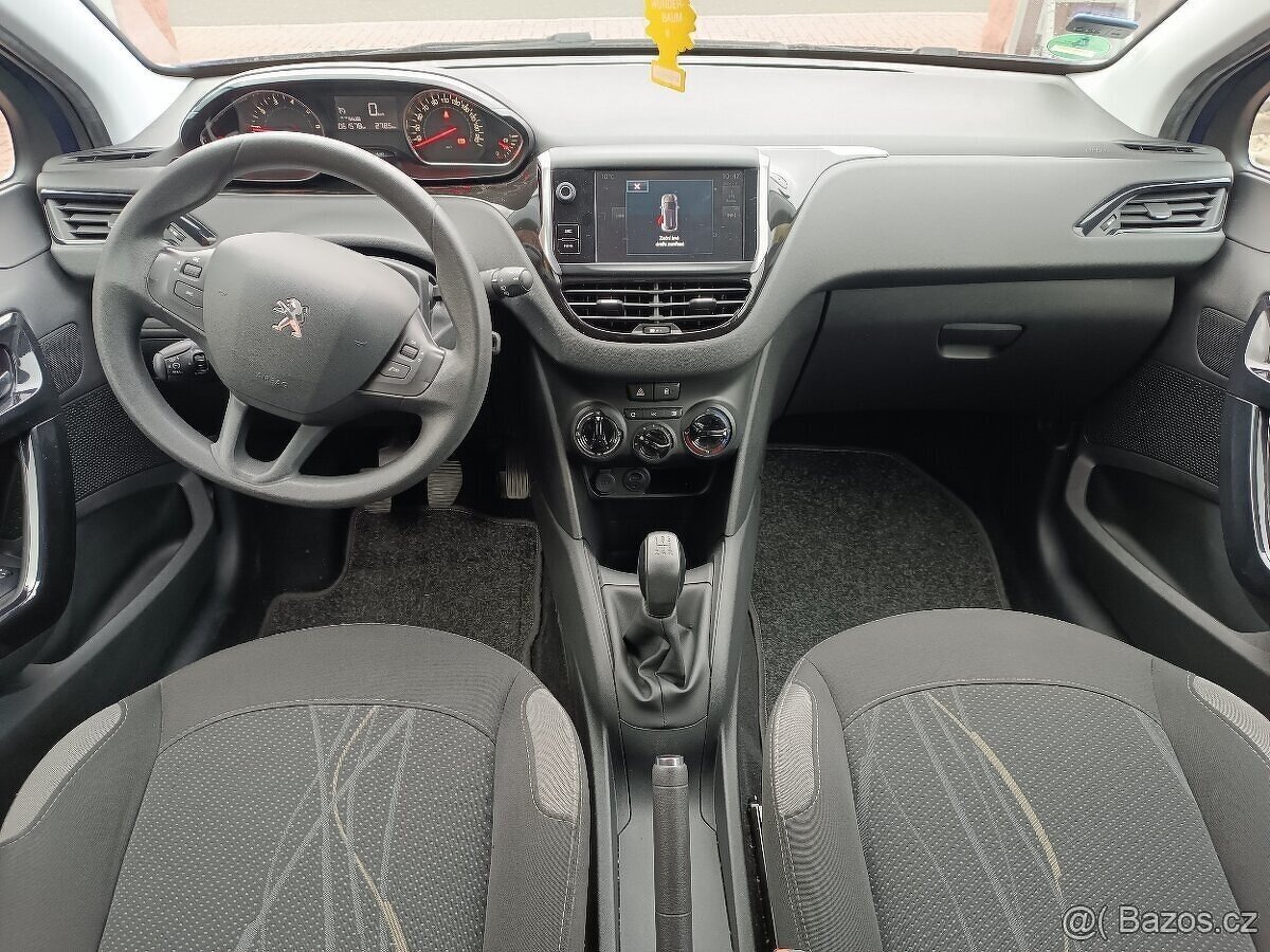 Peugeot 208, najeto 61 TKM, metal. lak, motor 1,2 benzin - 5