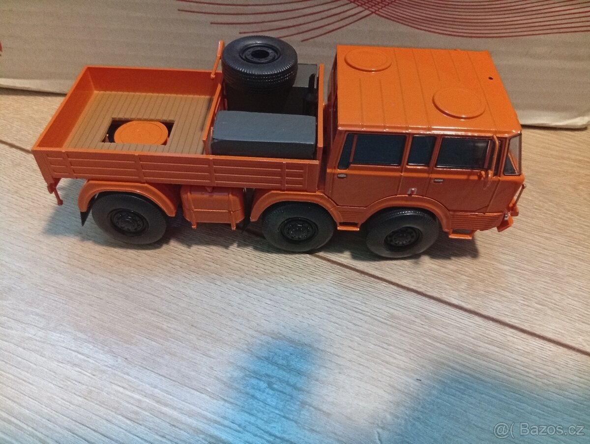 Modely aut 1:43 od DeAgostiny a abrex ..... - 5