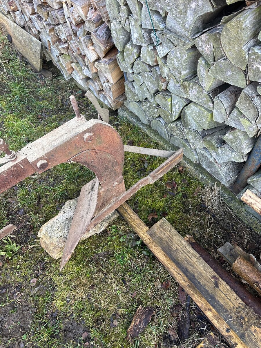 Tříradličný pluh za traktor - 5