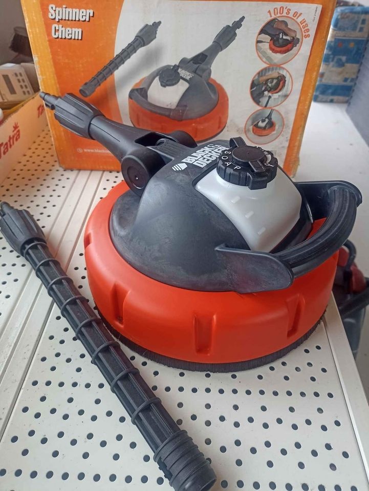 Prodám NOVÝ čistič ploch s nádobkou Black & Decker na vapku - 5