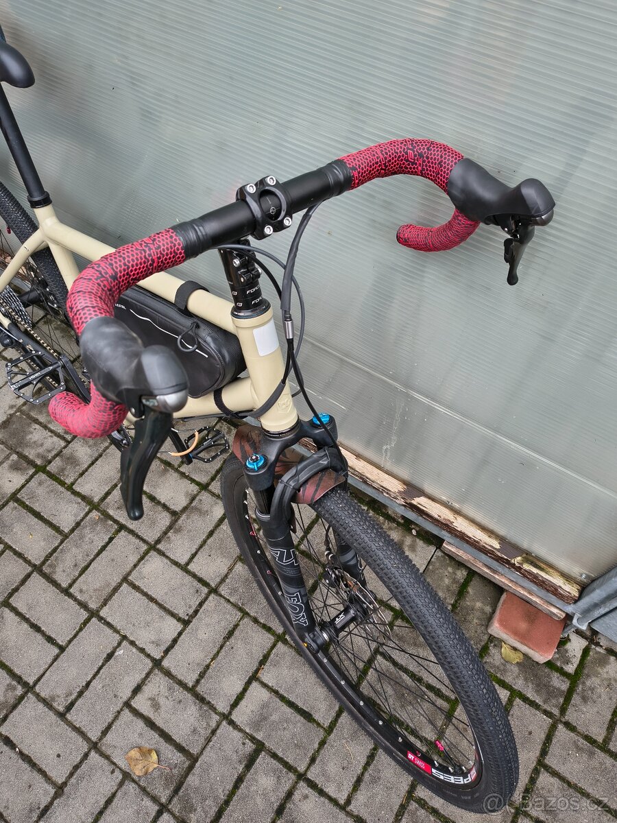 Cestovní Gravel BC Flint s odpruženou FOX vidlicí - 5