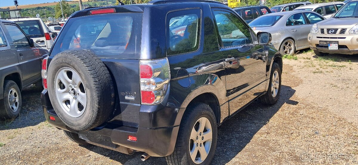 Suzuki Grand Vitara ll 1.6 benzin 4x4 z Talianska bez korozi - 5