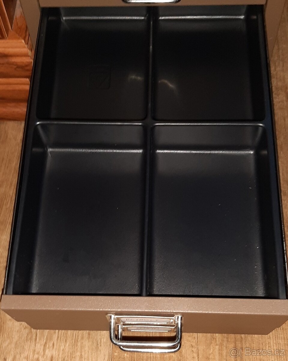 ZÁSUVKOVÁ SKŘÍŇKA BISLEY - 5