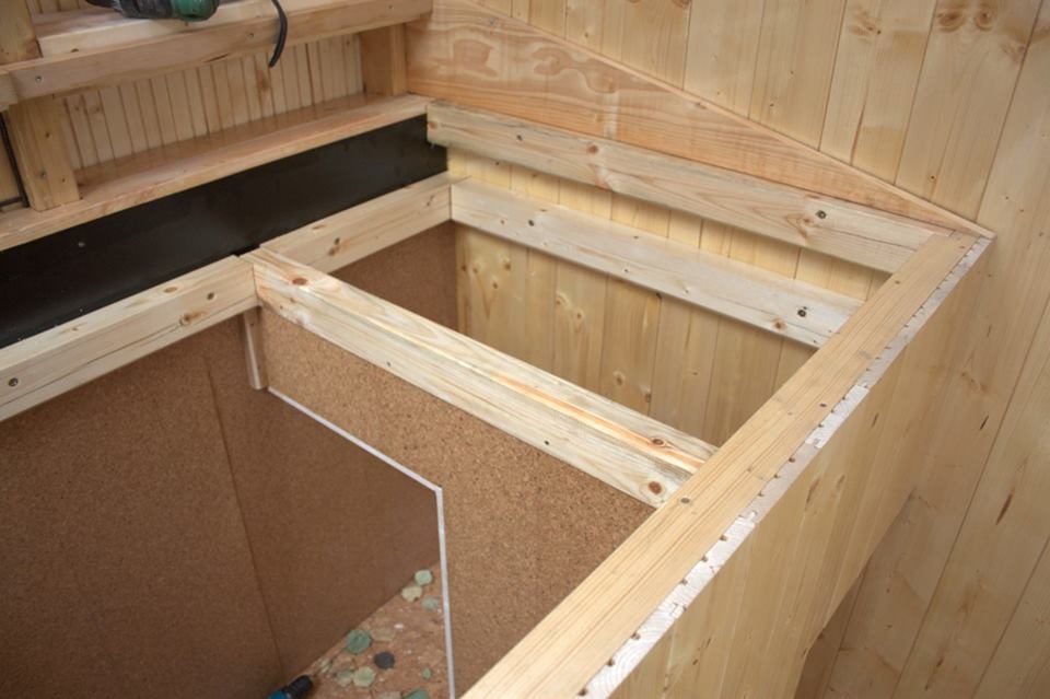 Prodám materiál na psí výběh s boudou. - 5