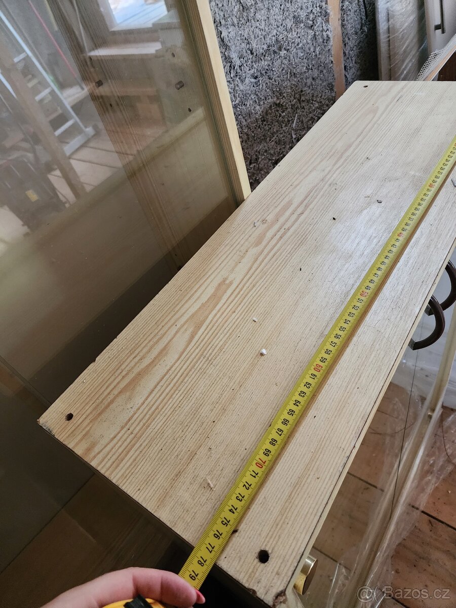 Vitrína prosklena 2x - 5