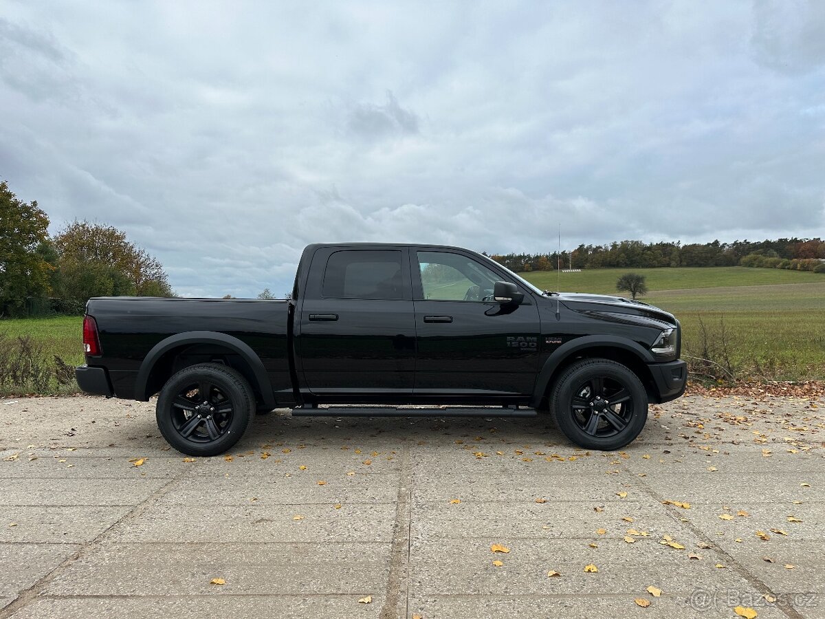 Dodge RAM 1500 classic WARLOCK 5,7hemi v8 - 5
