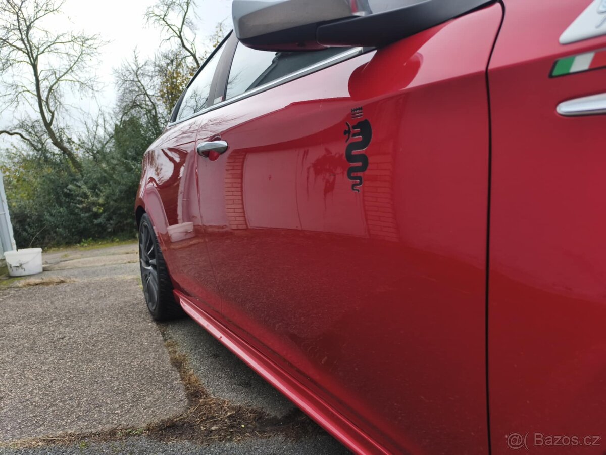 Alfa Romeo giulietta quadrofoglioverde - 5