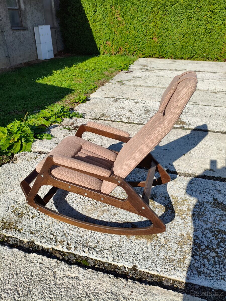 Staré desigenové houpací retro křeslo ÚLUV - 5