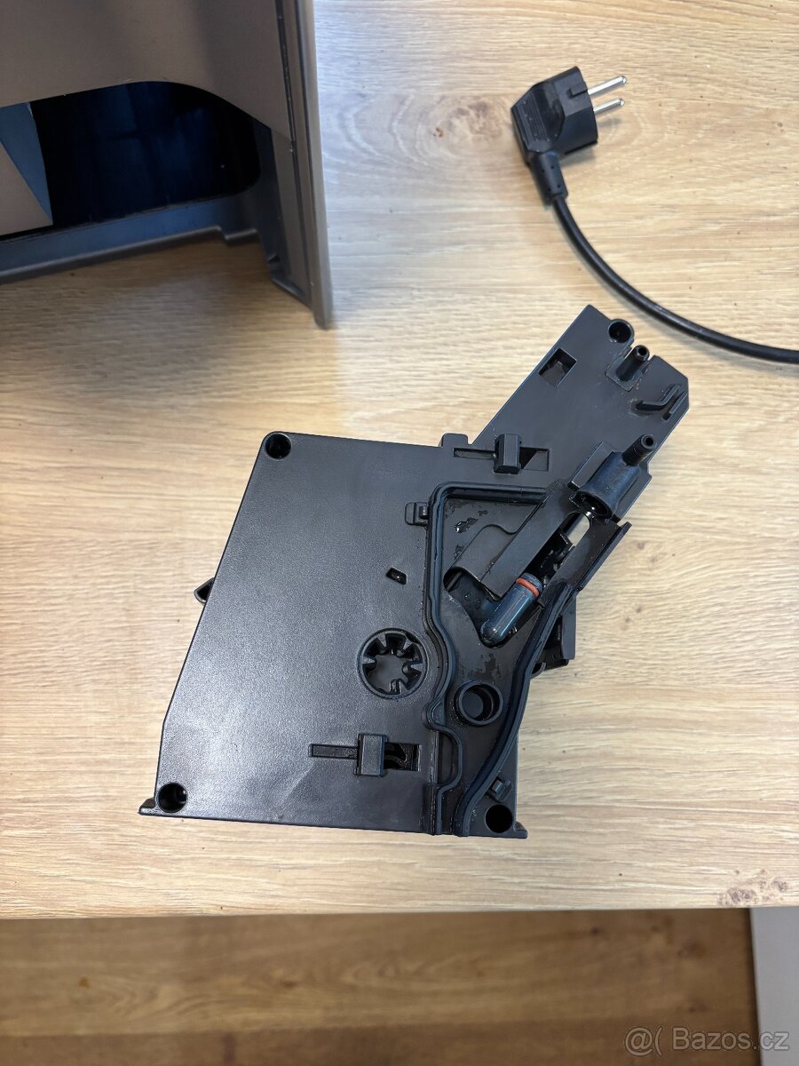 Automatický kávovar Siemens EQ.6 plus TE651319RW černý - 5