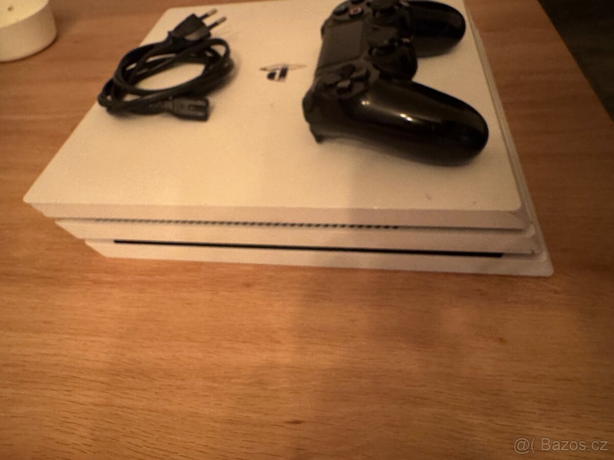 Playstation 4 pro 1T - 5