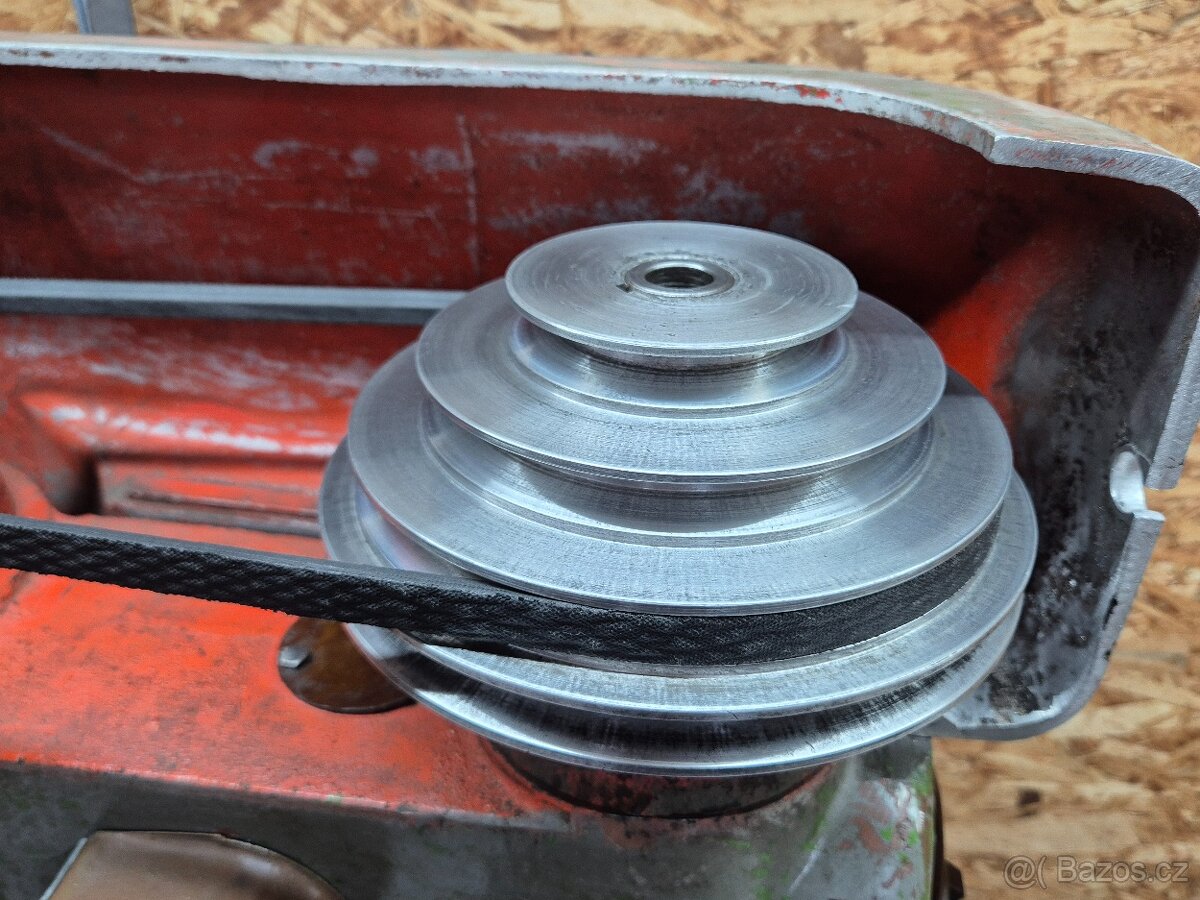 Vŕtačka jihokov V-16 1958 - 5