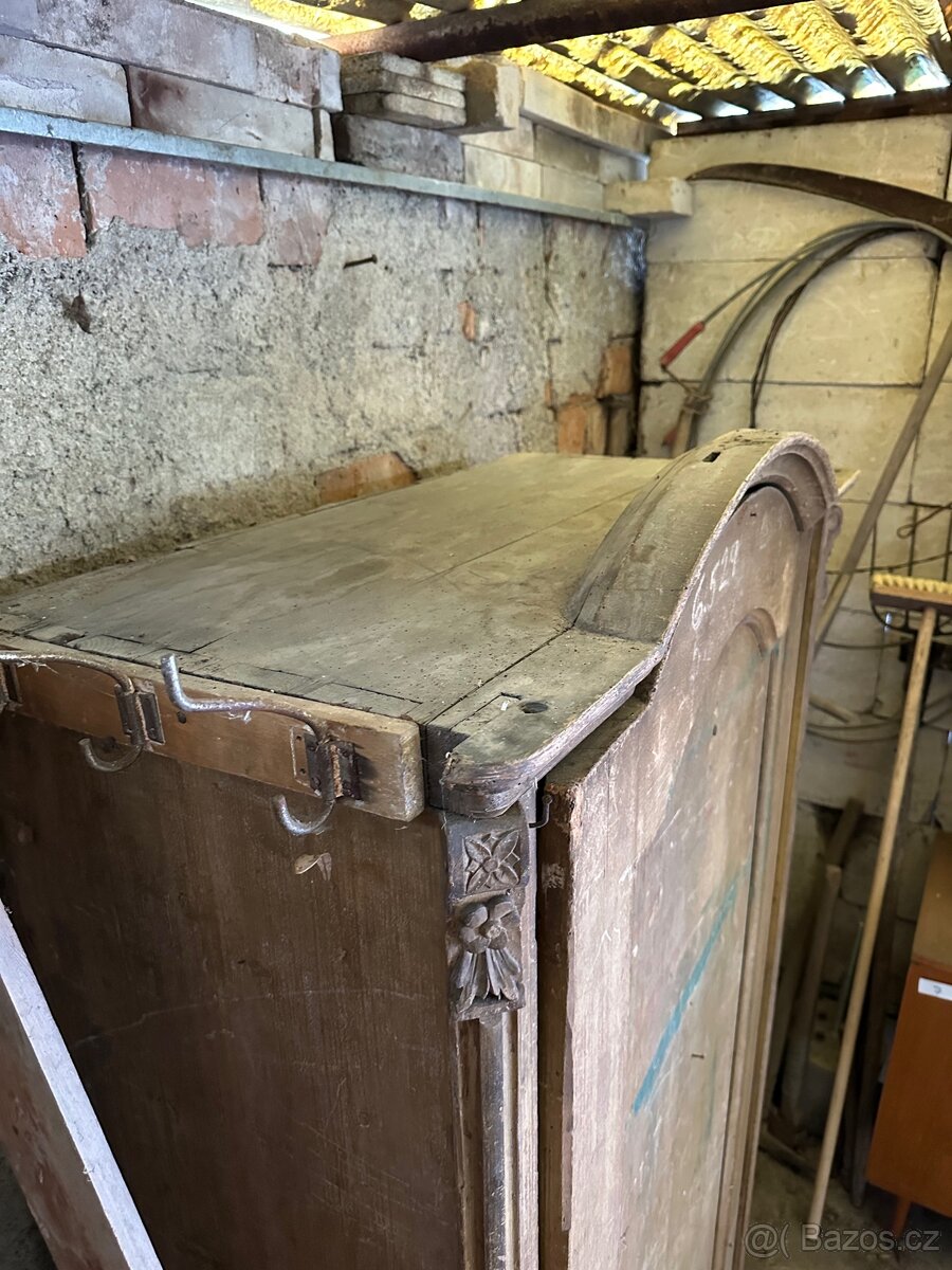 Starožitná skříň - 5