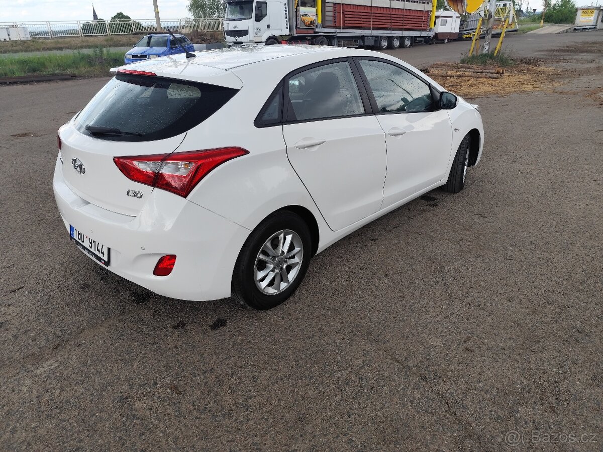 Hyundai i30 1.4i - 5