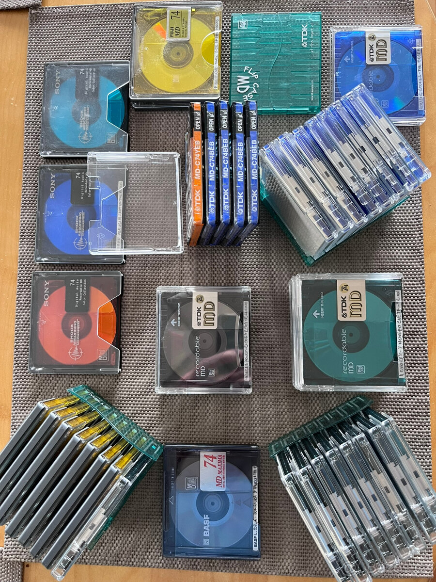 Komplet retro sada MiniDisc s příslušenstvím pro archivaci - 5