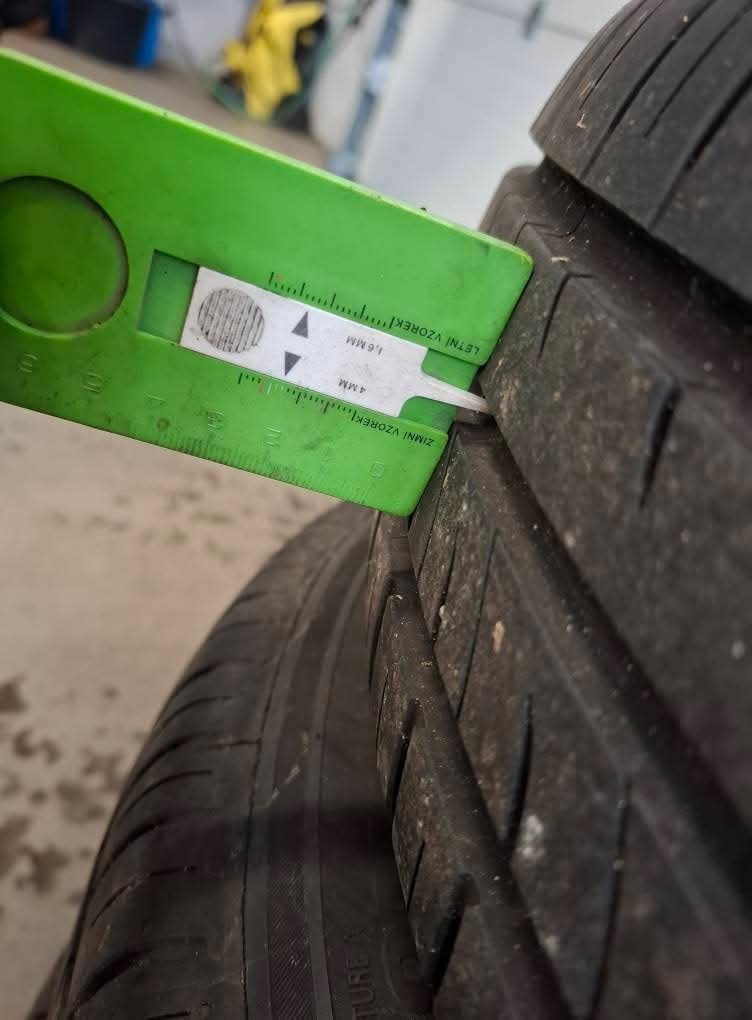 Zánovní letní sada pneu 185/65 R15 Kumho dot 2423 - 5