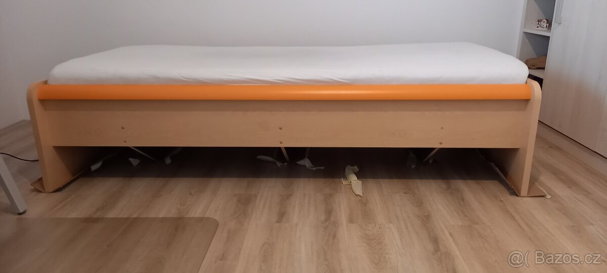 Postel s úložným šuplíkem - 5