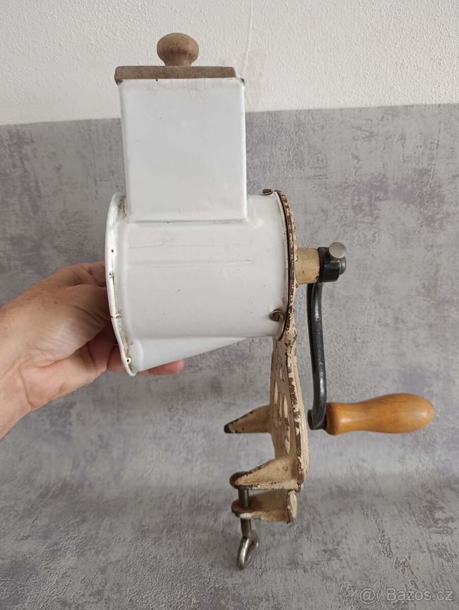 Krásný zdobený starožitný mlýnek na strouhanku JUGENDSTIL - 5