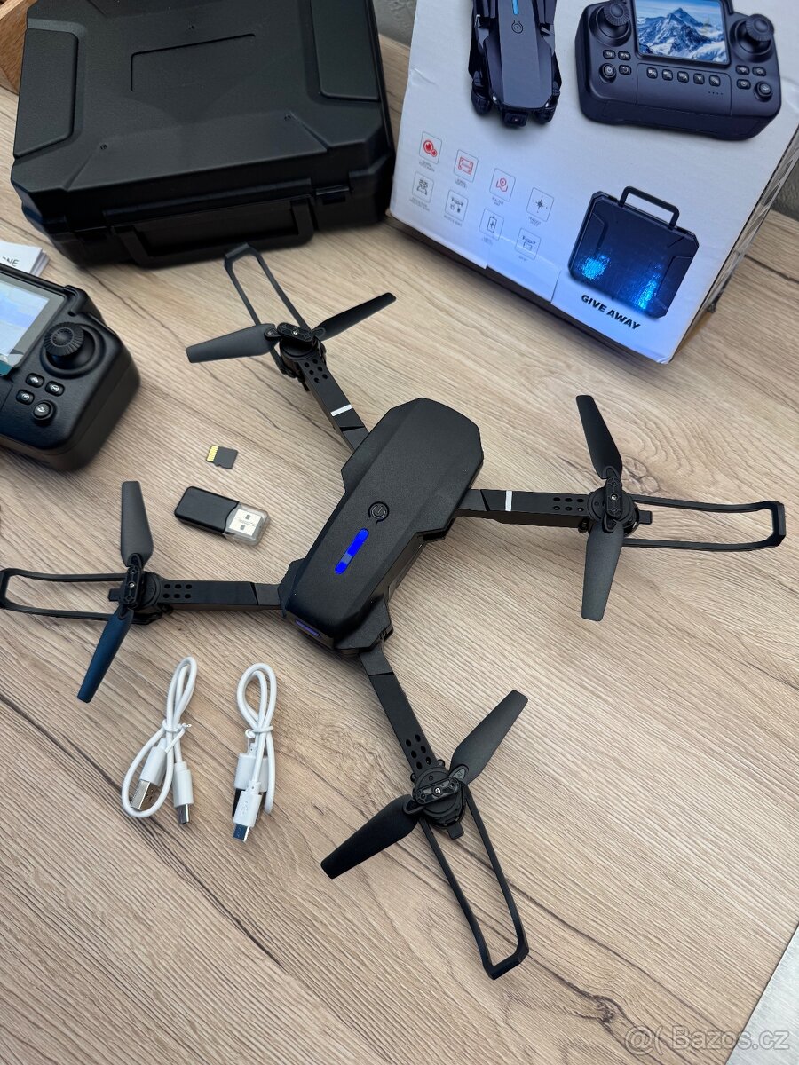 Dron se stabilizací a displejem - 5