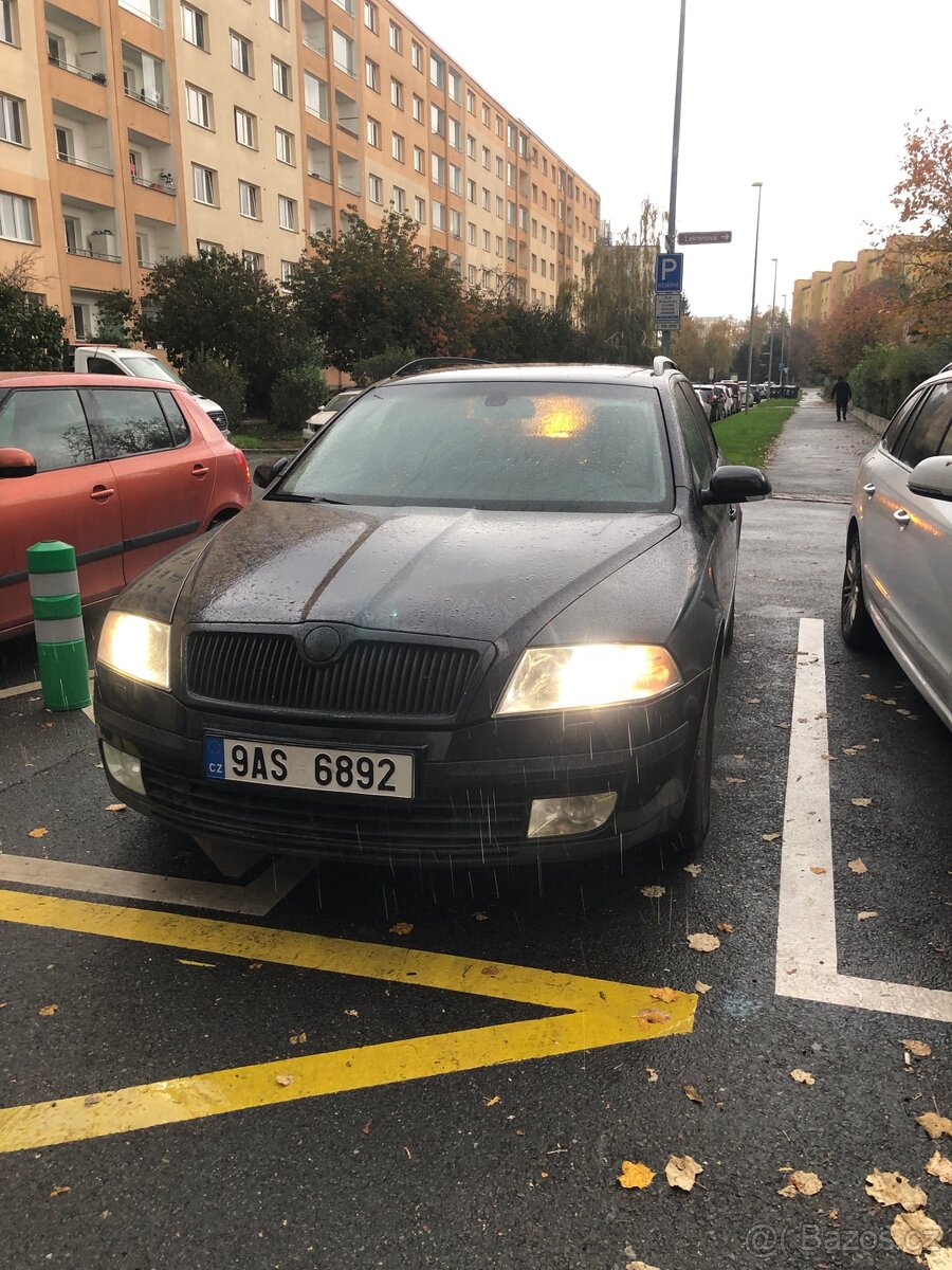 Škoda Octavia combi II 2.0 TDI DSG Elegance AUTOMAT, TAZNE - 5