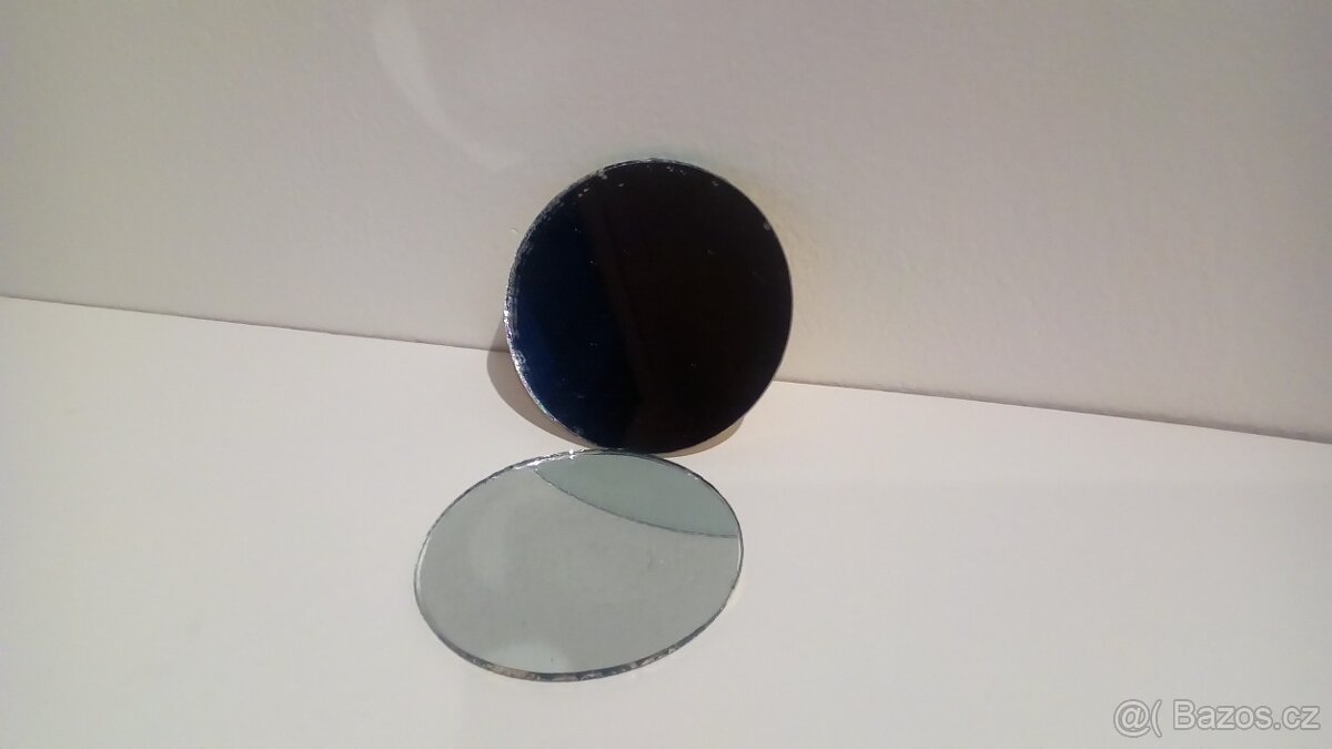 Starý šicí stroj BOBBIN. - 5