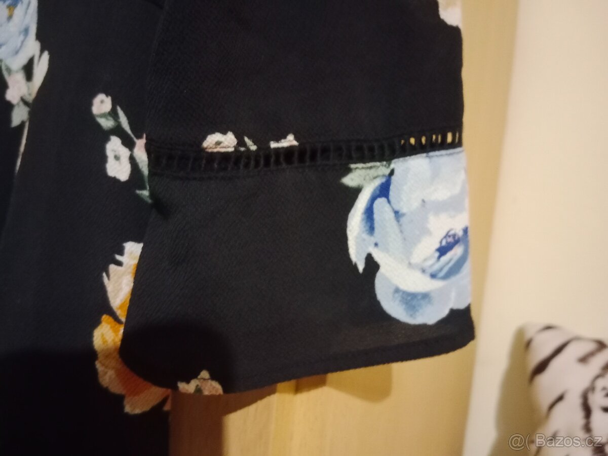 Dámské černé šaty s květy - 5