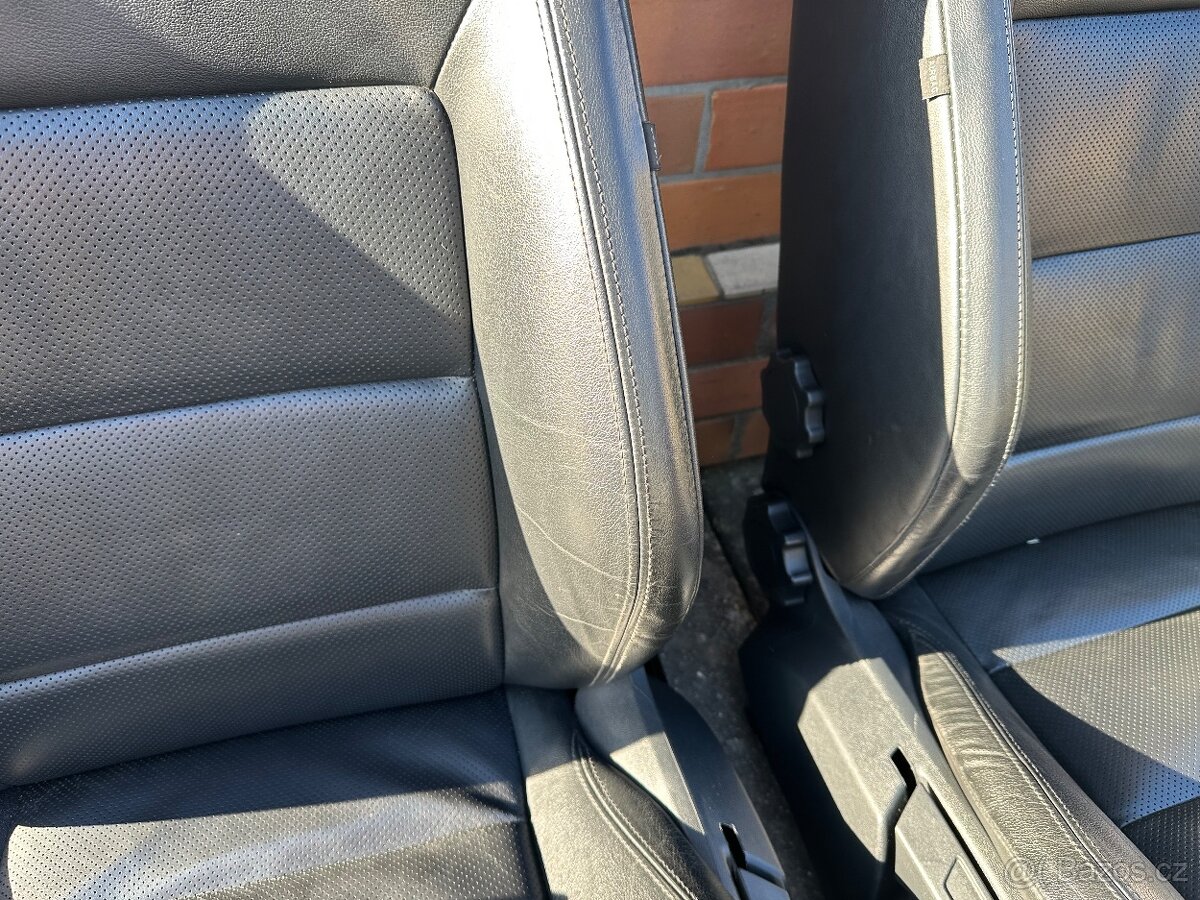 Sedačky, volant Octavia II RS - 5