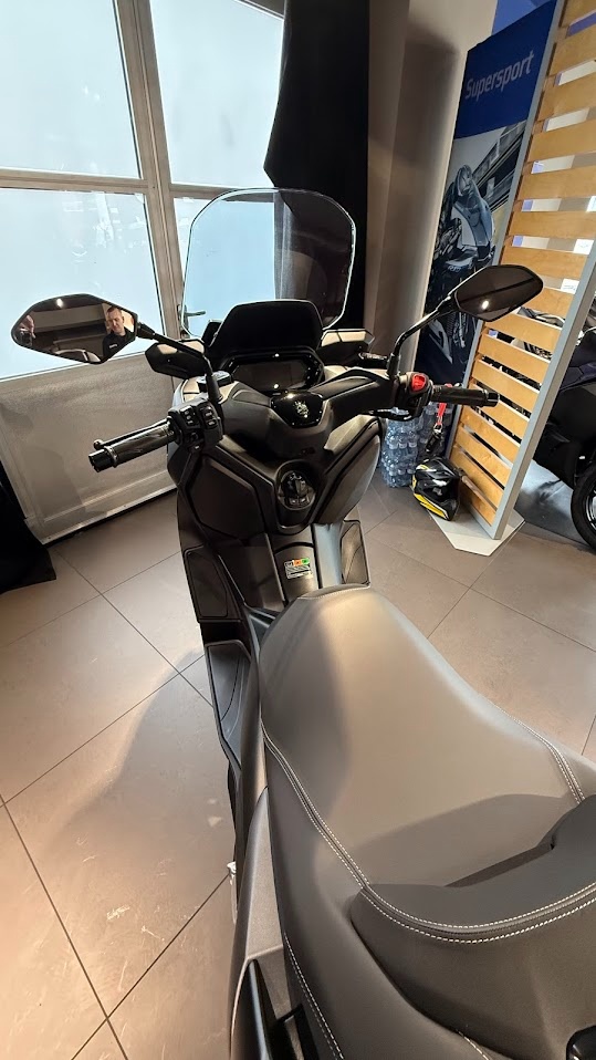 Yamaha XMAX 300 - 5
