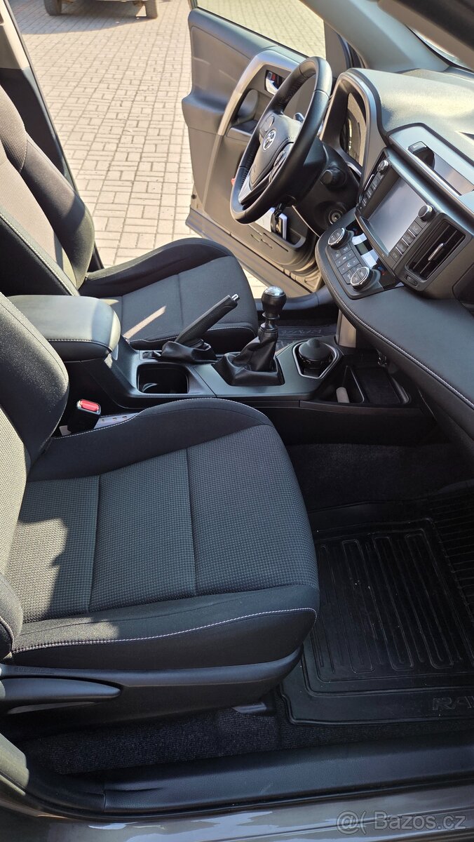 TOYOTA RAV 4 - 5
