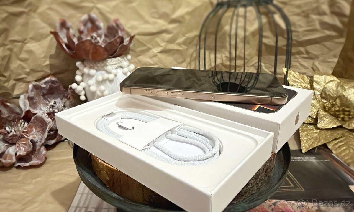 Apple iPhone 16 Pro Max 256GB Desert Titanium Perfektní stav - 5