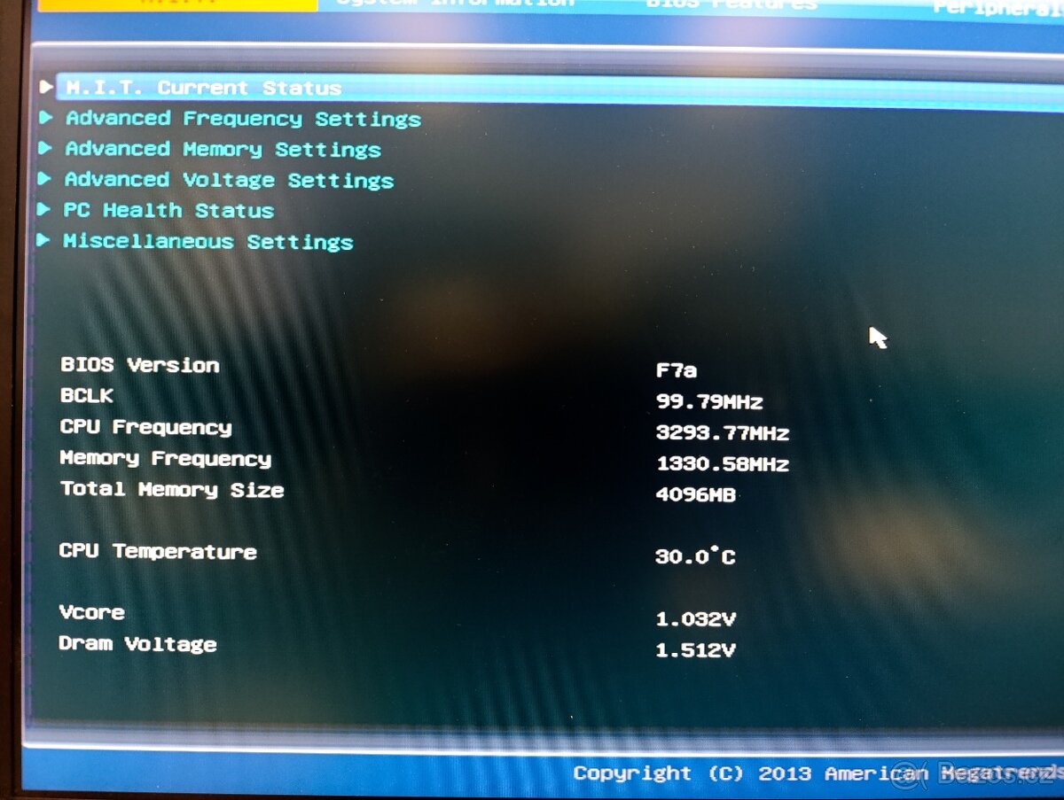 Gigabyte GA-H61MA-D2V, + CPU i3-3220, RAM 4GB DDR3 - 5