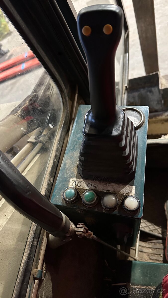 Locust 750 Willing - 5