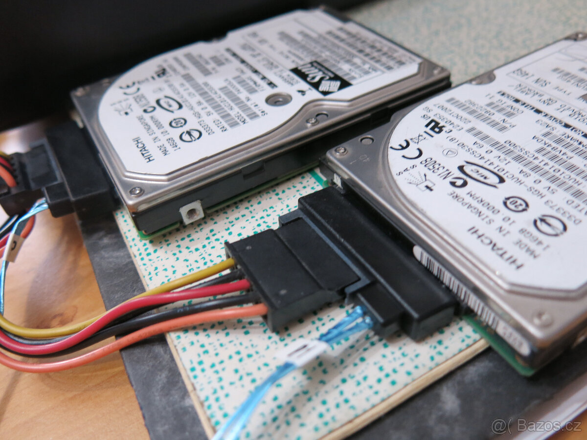 prodám pevné disky Hitachi 2.5" SAS SUN 146G - 5