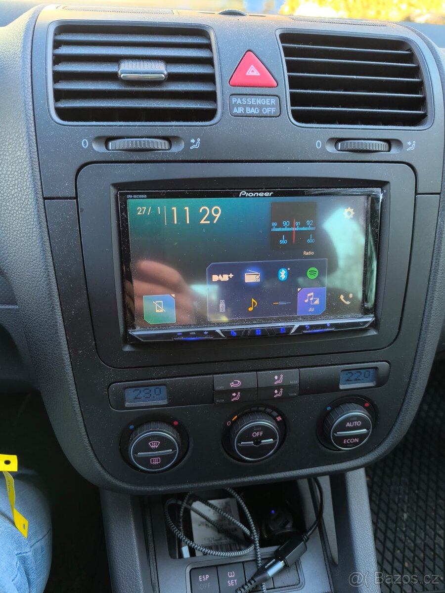 VW GOLF V 1,6i 75kW - 5